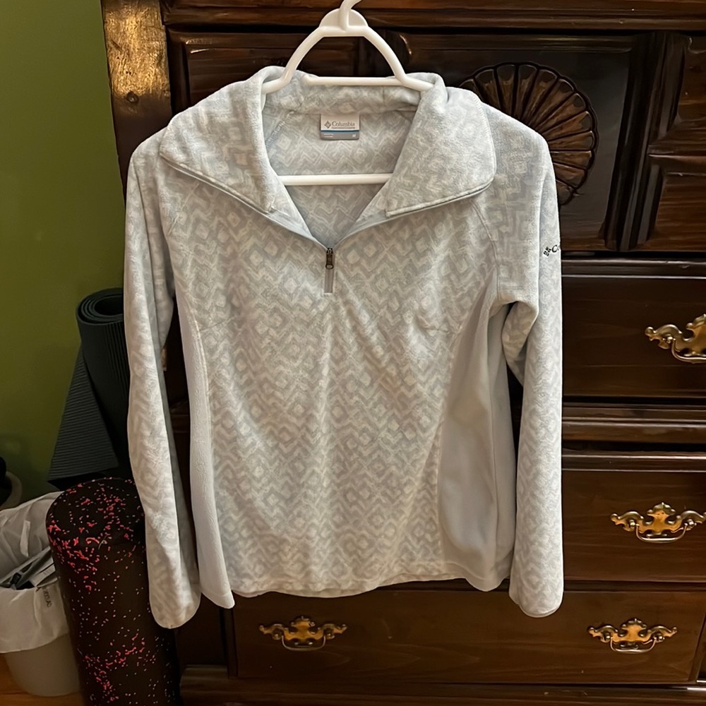 Columbia quarter zip size medium
